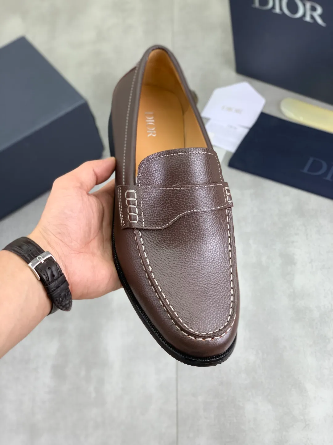 Men's men's shoes 💰P560 new style 💰high version 💎💎💎Dior original version! Top Italian purchasing agent! Men's business casual leather shoes, original imported pebbled calfskin upper, ultimate texture, gentlemanly style, imported water-dyed cowhide inside, top-quality original Italian rubber outsole, first-class workmanship, top quality! Size: 39-44 (45 customized) 3️⃣ colors available